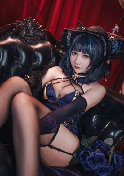 关秀媚三级露全乳视频在
