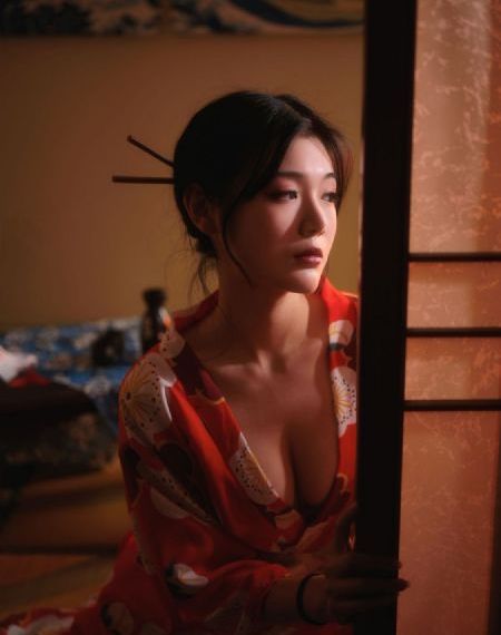 夜晚绽放的向日葵