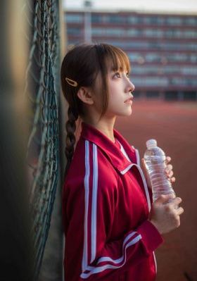 楼上的女邻居在线观看