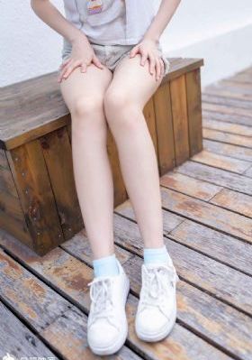 小媳妇看电视剧