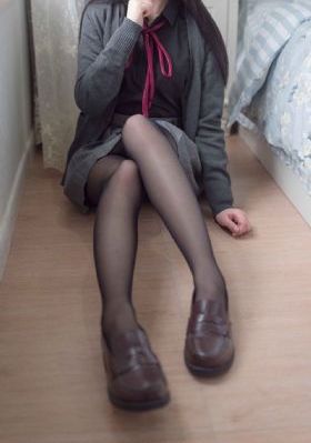 美女光屁屁无遮
