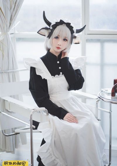 动漫八尺大人被吸乳视频